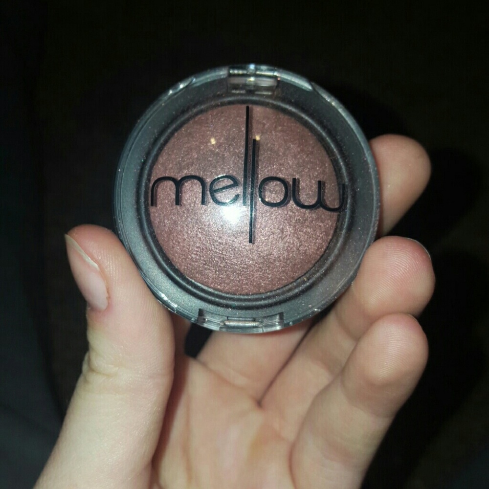 Mellow cosmetics eyeshadow